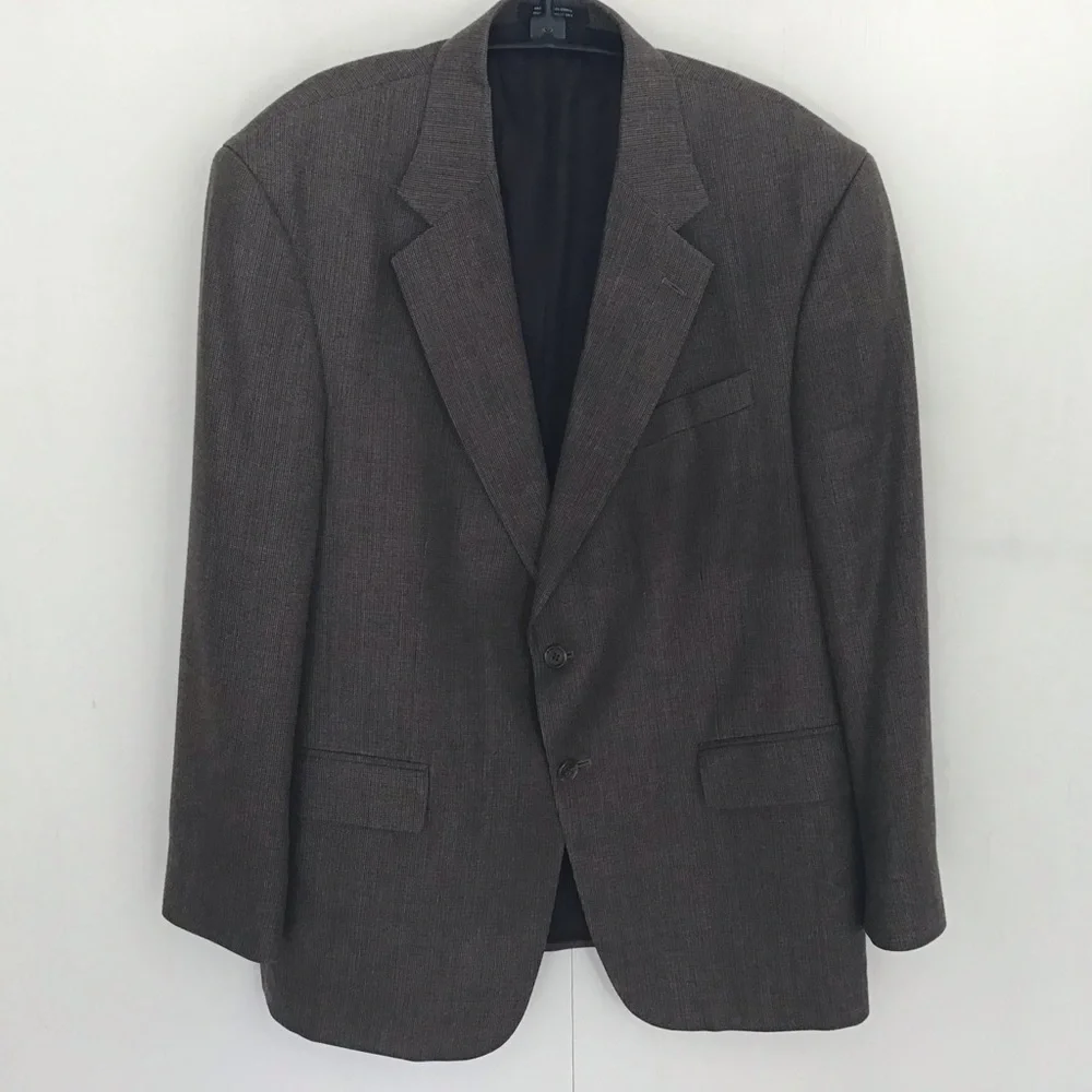 Silk and wool blend two button Versini sports coat Size 42 Short